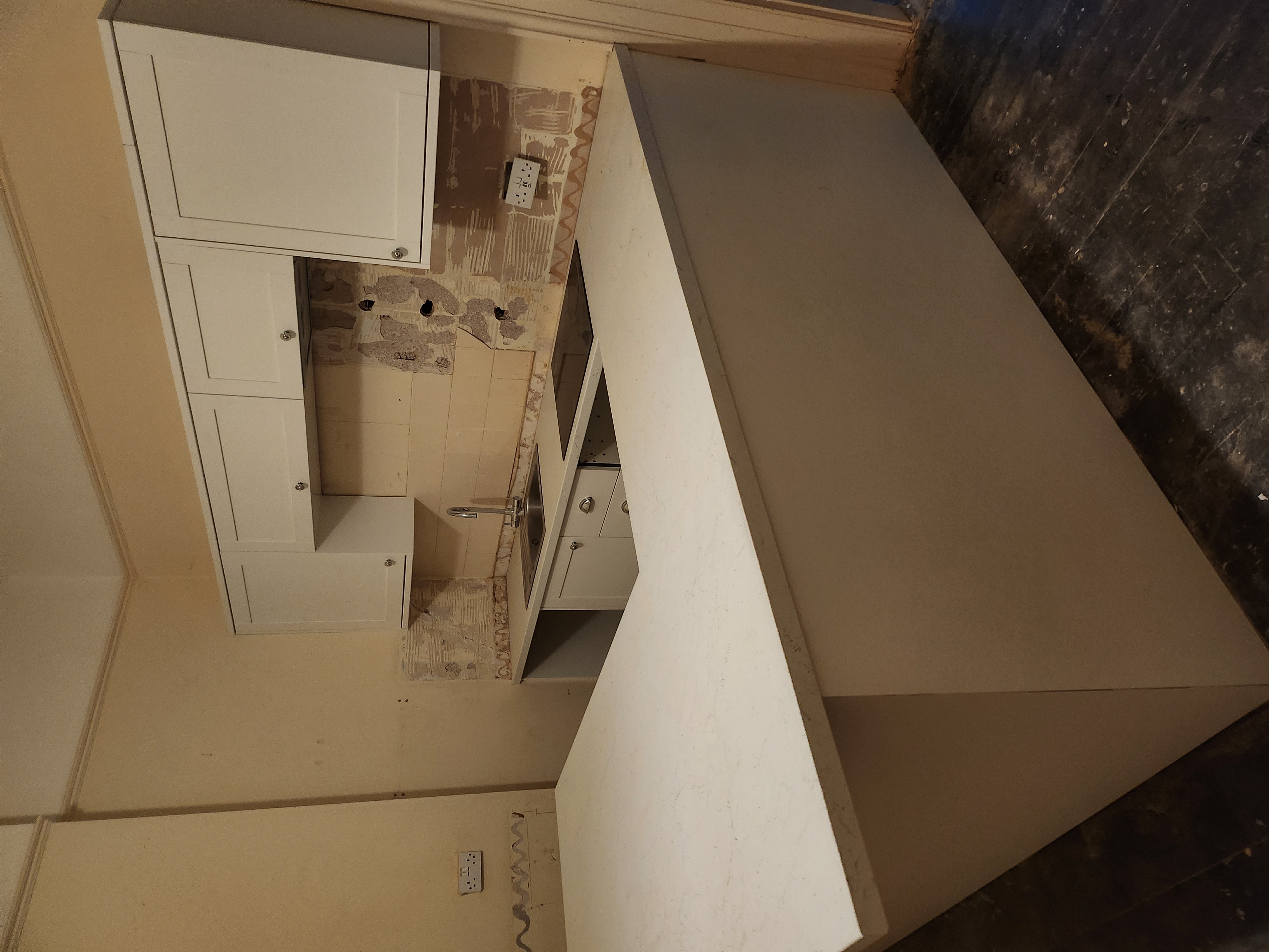 Kitchen fit with quartz worktops